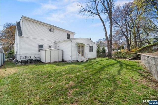 22 Cottage Lane, Clifton, NJ 07012