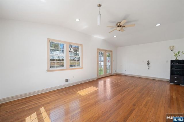 22 Cottage Lane, Clifton, NJ 07012