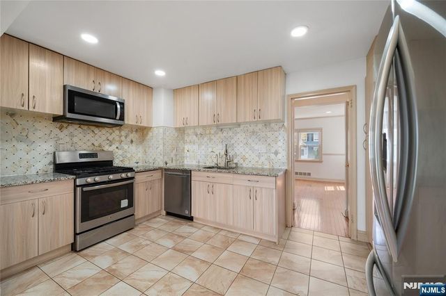 22 Cottage Lane, Clifton, NJ 07012
