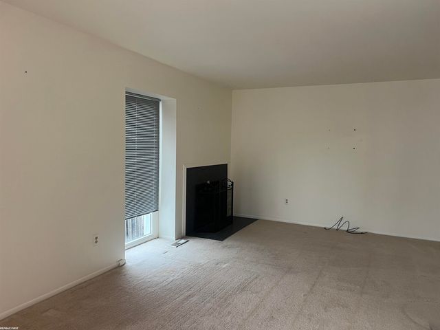 37637 Charter Oaks Boulevard, Clinton Township, MI 48036