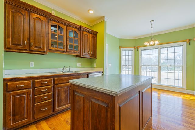 114 Courtside Ln, Tullahoma, TN 37388