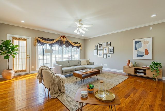 114 Courtside Ln, Tullahoma, TN 37388
