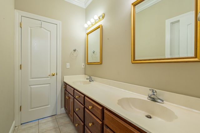 114 Courtside Ln, Tullahoma, TN 37388