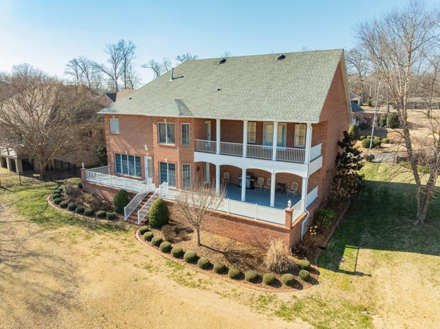 114 Courtside Ln, Tullahoma, TN 37388