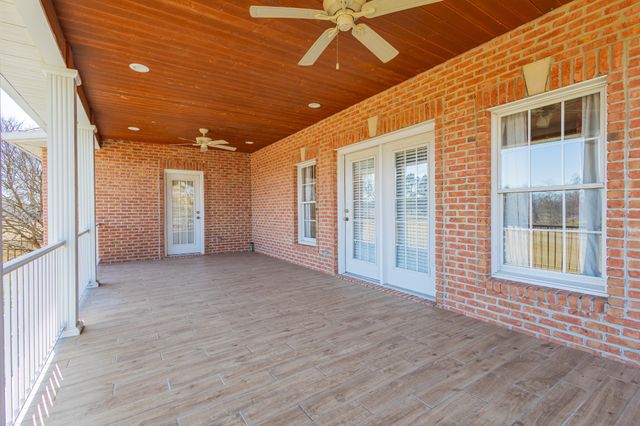 114 Courtside Ln, Tullahoma, TN 37388