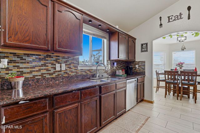 14577 Jesus Almeida, El Paso, TX 79938