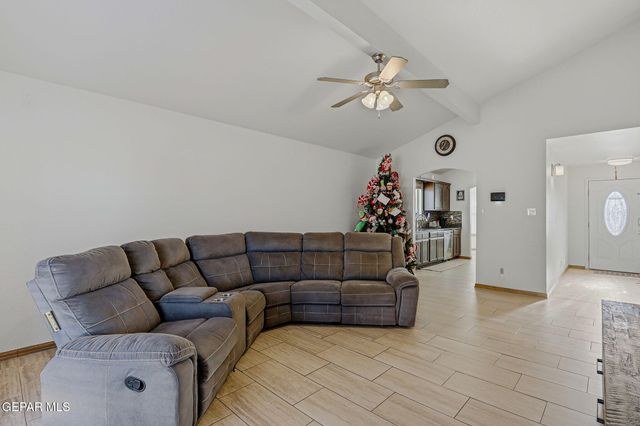 14577 Jesus Almeida, El Paso, TX 79938