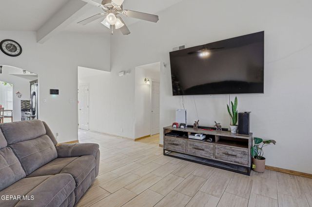 14577 Jesus Almeida, El Paso, TX 79938