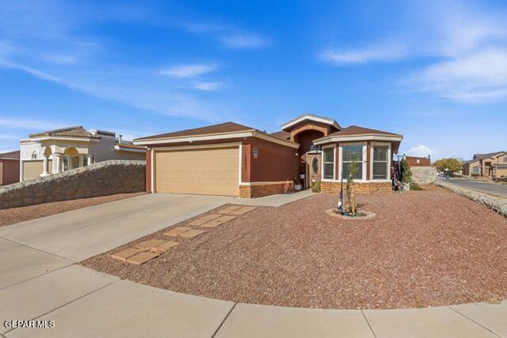 14577 Jesus Almeida, El Paso, TX 79938