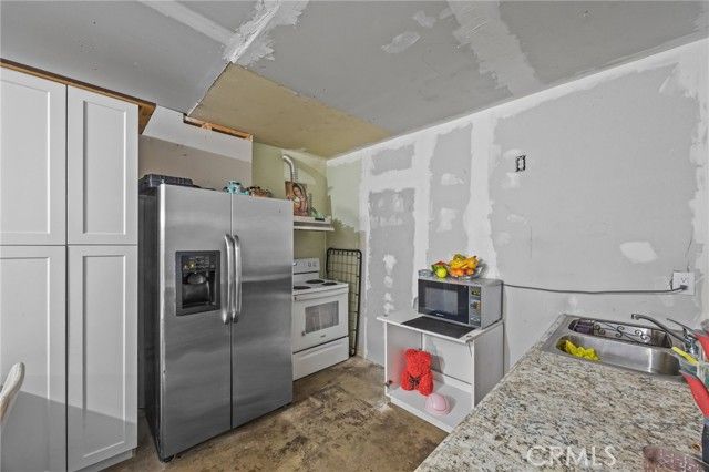 13288 Choco Road, Apple Valley, CA 92308