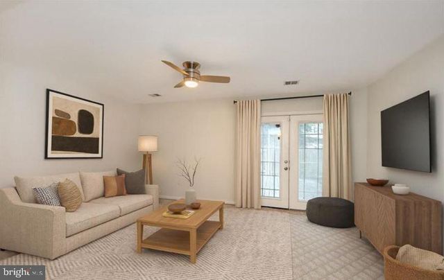 14814 EMBERDALE DR, Woodbridge, VA 22193