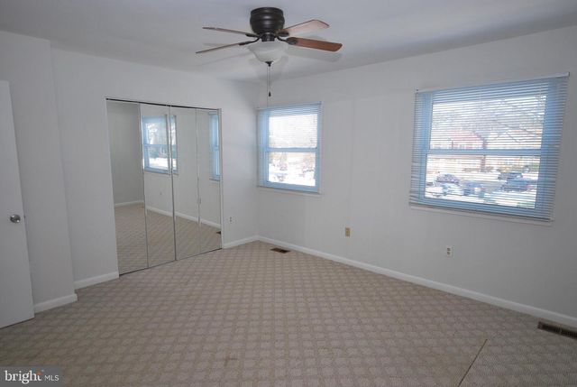 14814 EMBERDALE DR, Woodbridge, VA 22193