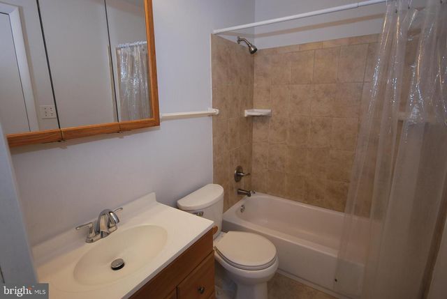 14814 EMBERDALE DR, Woodbridge, VA 22193