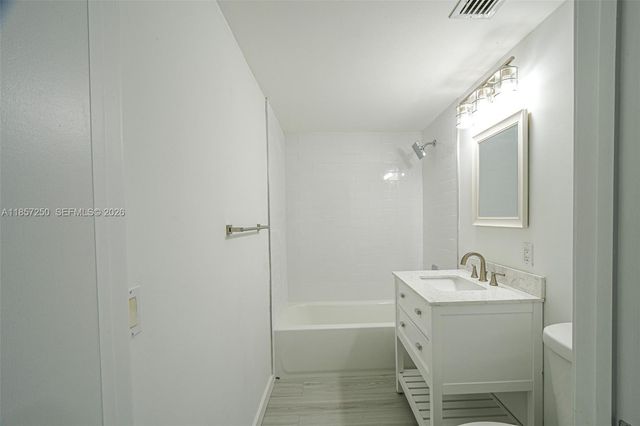 2740 SW 28th Terrace 603, Miami, FL 33133