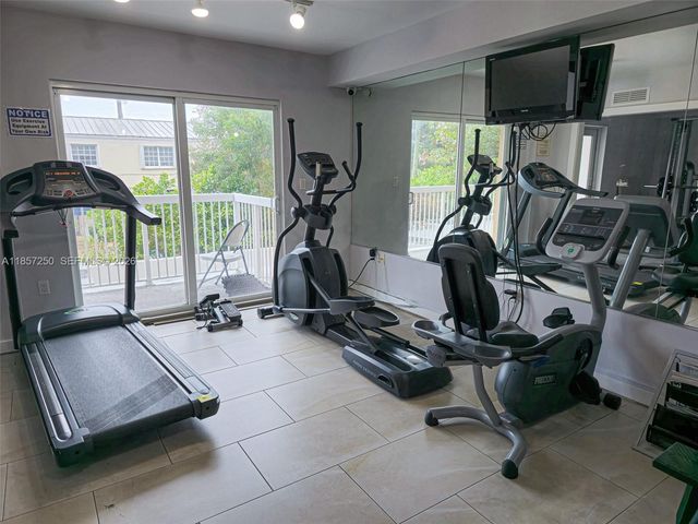 2740 SW 28th Terrace 603, Miami, FL 33133