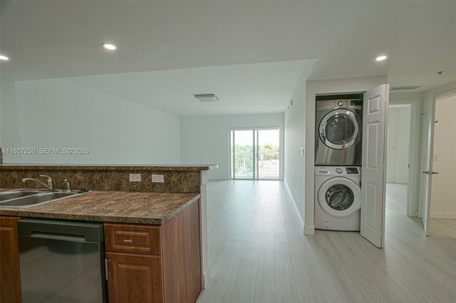 2740 SW 28th Terrace 603, Miami, FL 33133