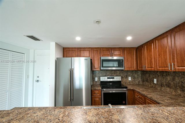 2740 SW 28th Terrace 603, Miami, FL 33133