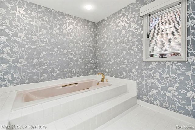 21850 Dover Court, Beverly Hills, MI 48025