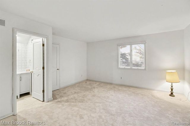 21850 Dover Court, Beverly Hills, MI 48025