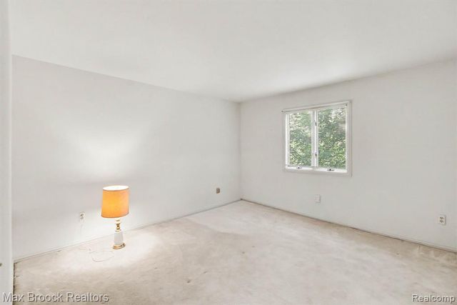 21850 Dover Court, Beverly Hills, MI 48025