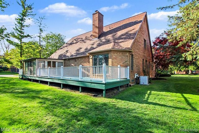 21850 Dover Court, Beverly Hills, MI 48025