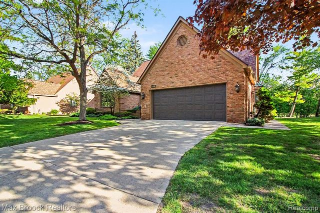21850 Dover Court, Beverly Hills, MI 48025