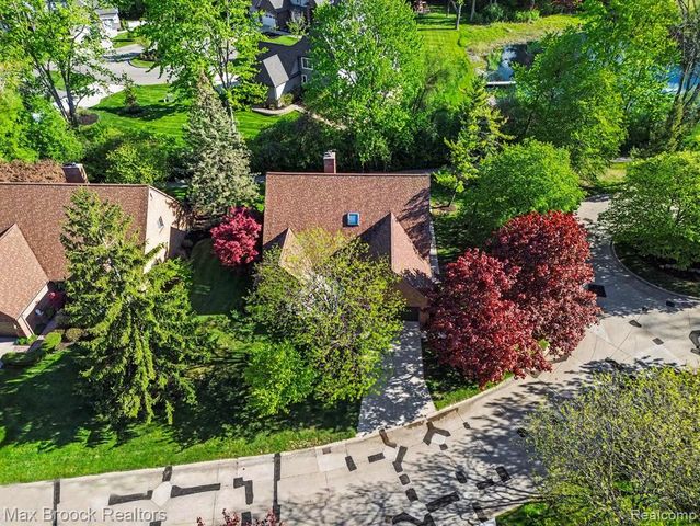 21850 Dover Court, Beverly Hills, MI 48025