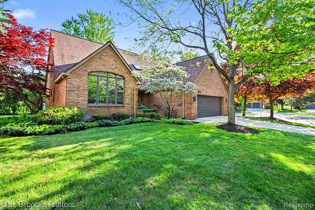 21850 Dover Court, Beverly Hills, MI 48025