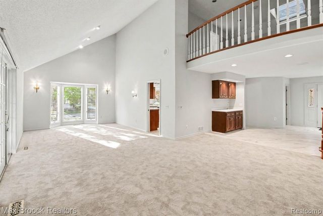 21850 Dover Court, Beverly Hills, MI 48025
