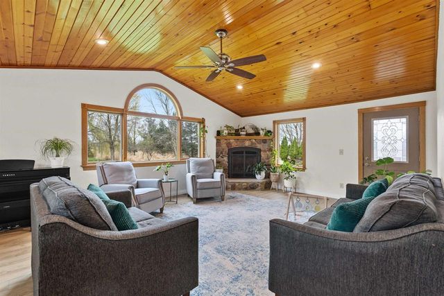3415 FAIRVIEW ROAD, Neenah, WI 54956