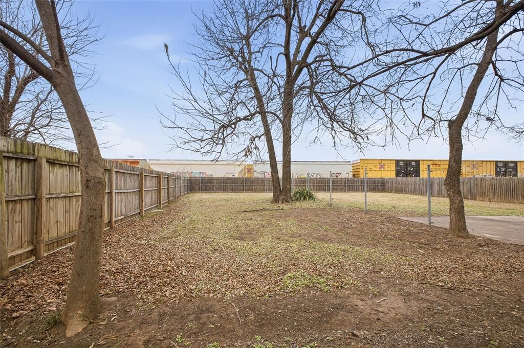 Image 19 of property listing at 713 SE 10th Street, Oklahoma City, OK 73129