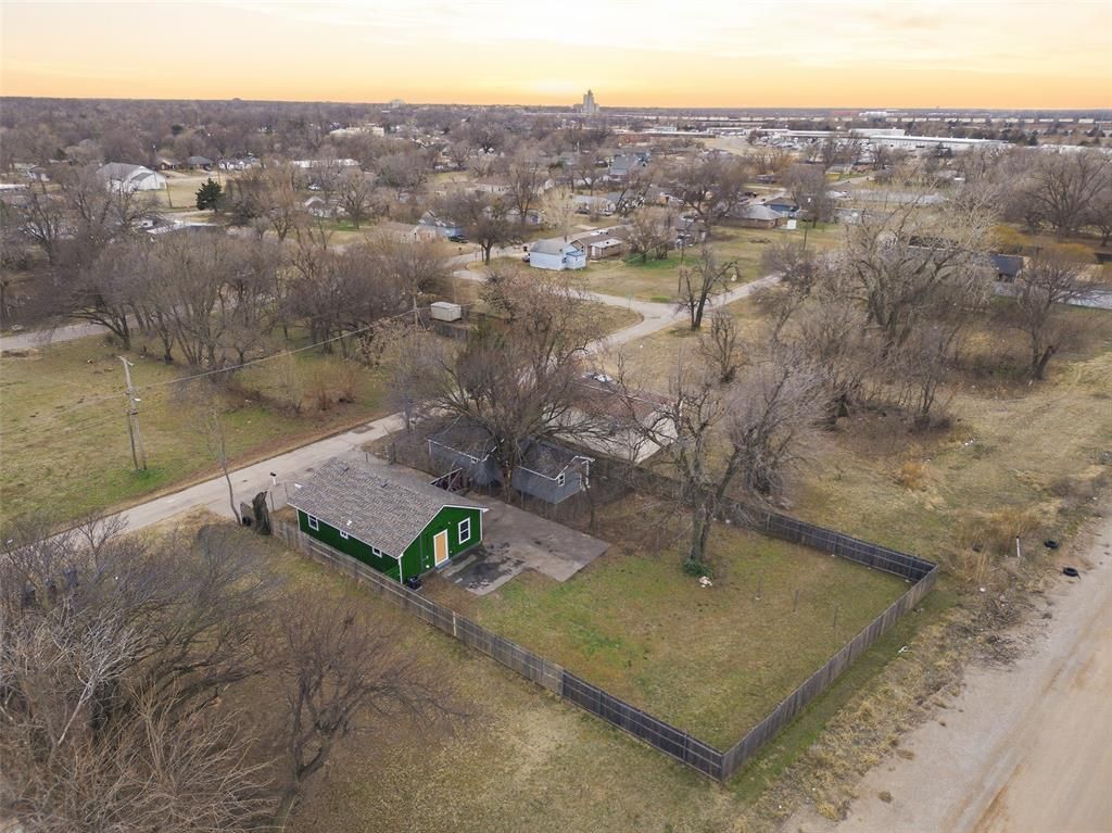 Image 27 of property listing at 713 SE 10th Street, Oklahoma City, OK 73129