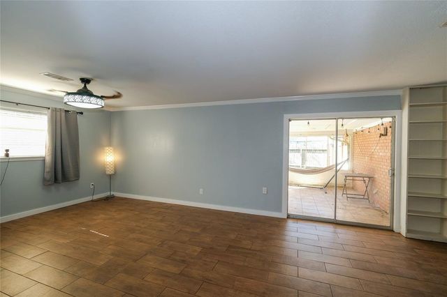 213 Anglewood Courts, Angleton, TX 77515