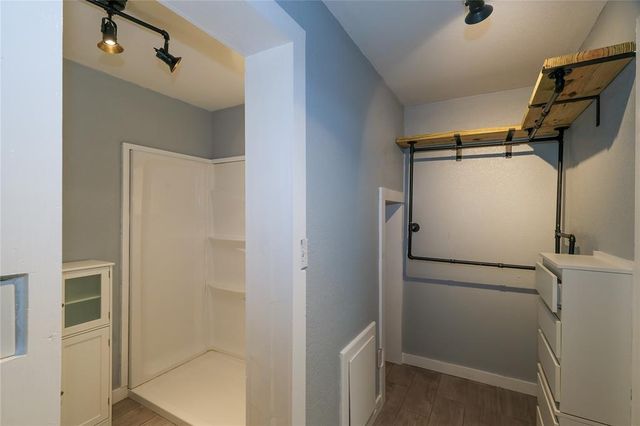 213 Anglewood Courts, Angleton, TX 77515