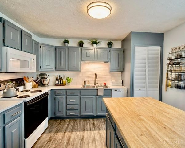 648 Chateau Dr, Union Twp, OH 45244