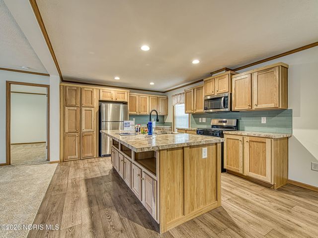 27484 Oregon Road, 198, Perrysburg, OH 43551