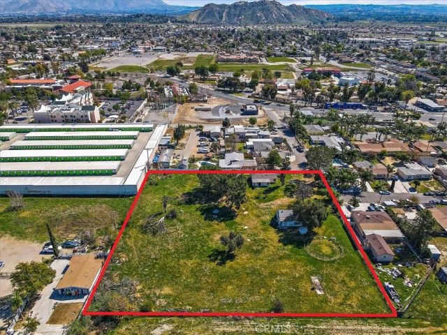 4077 Riverview, Riverside, CA 92509