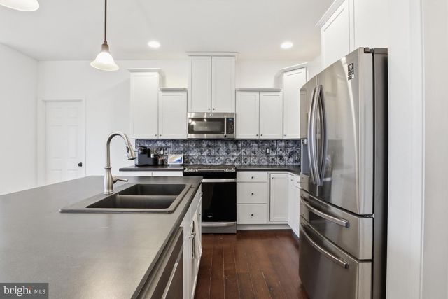 215 AZALEA DR, Windsor, PA 17366