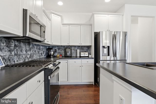 215 AZALEA DR, Windsor, PA 17366