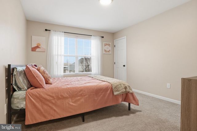 215 AZALEA DR, Windsor, PA 17366