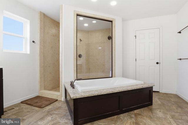 215 AZALEA DR, Windsor, PA 17366