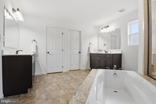 215 AZALEA DR, Windsor, PA 17366