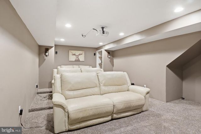 215 AZALEA DR, Windsor, PA 17366