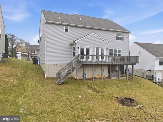 215 AZALEA DR, Windsor, PA 17366