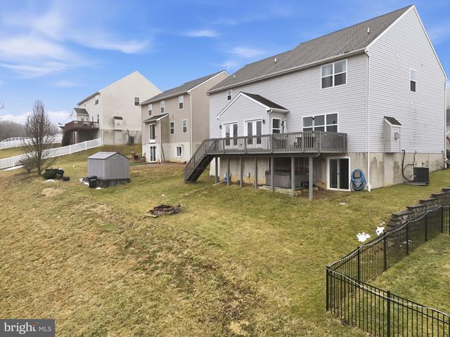 215 AZALEA DR, Windsor, PA 17366