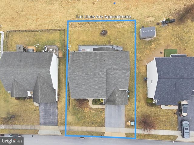 215 AZALEA DR, Windsor, PA 17366