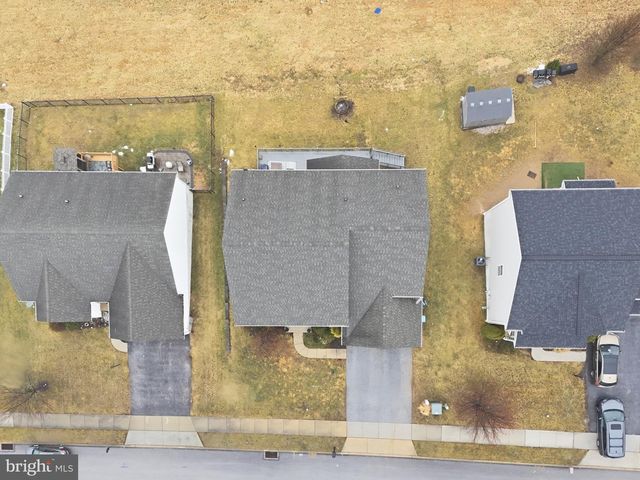 215 AZALEA DR, Windsor, PA 17366