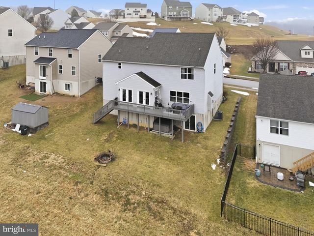 215 AZALEA DR, Windsor, PA 17366