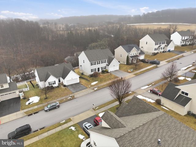 215 AZALEA DR, Windsor, PA 17366