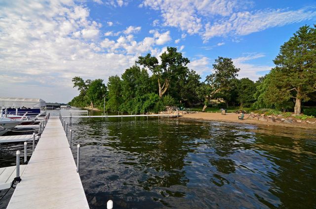 28140 Boulder Bridge Drive, Shorewood, MN 55331
